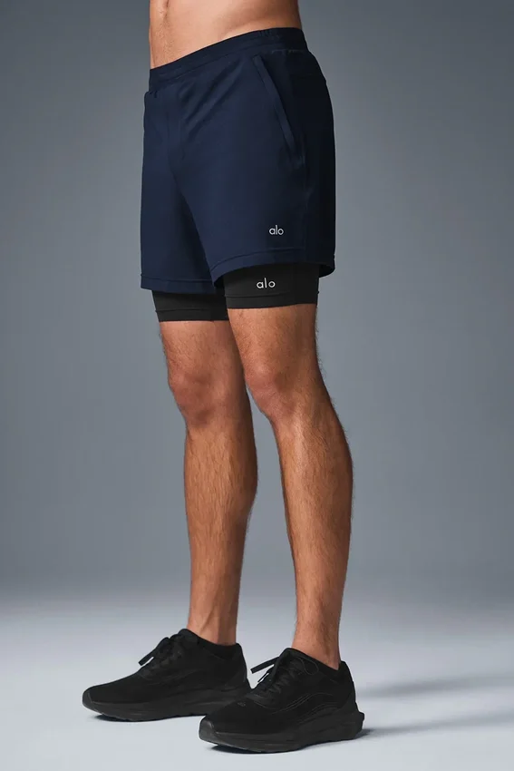 Conquer React 2-i-1 Performance-shorts – marinblå/svart
