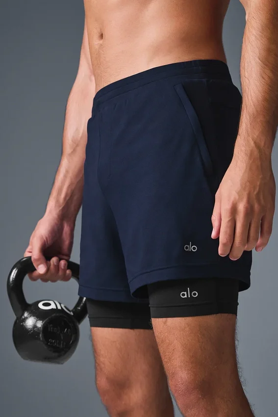 Conquer React 2-i-1 Performance-shorts – marinblå/svart