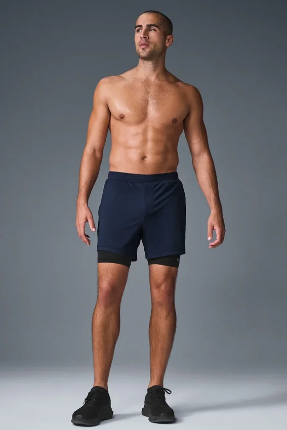 Conquer React 2-i-1 Performance-shorts – marinblå/svart