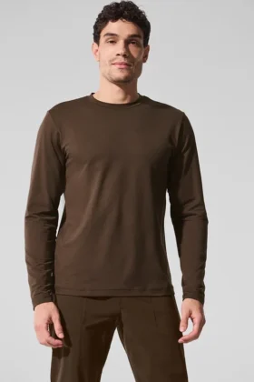 Conquer Reform långärmad tröja med rund hals – Espresso