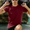 Conquer Reform T-shirt med rund hals och kortärmad design – Garnet