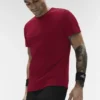 Conquer Reform T-shirt med rund hals och kortärmad design – Garnet