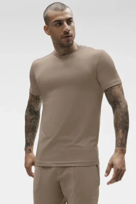 Conquer Reform T-shirt med rund hals och kortärmad design – Gravel