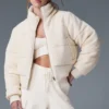 Darling Stickat Puffer – Elfenben