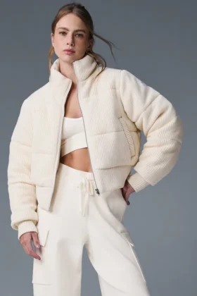 Darling Stickat Puffer – Elfenben
