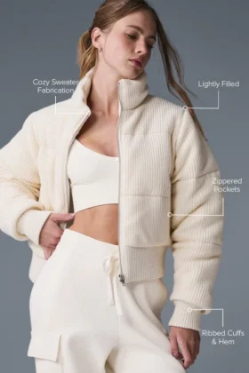 Darling Stickat Puffer – Elfenben