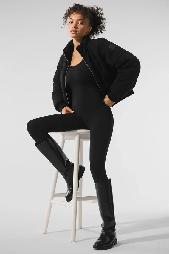 Darling Stickat Puffer – Svart