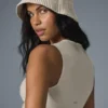 Denimstickad cloche – elfenben/havremjölk