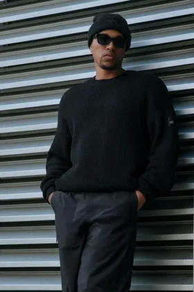 Domain Rib Knit Crew Sweater – Svart