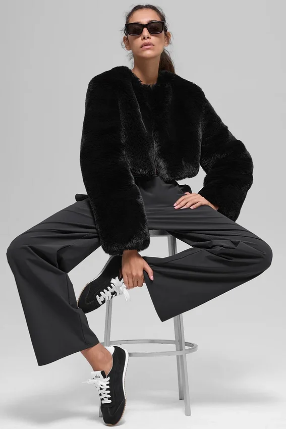Faux Fur Chic kort jacka – svart