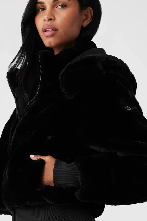 Faux Fur Foxy Jacket – Svart