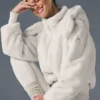 Foxy-jackor i fuskpäls – Ivory