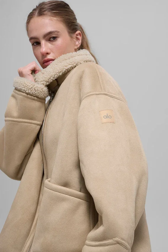 Grand-jackor i imiterat fårskinn – Woodland Tan