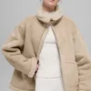 Grand-jackor i imiterat fårskinn – Woodland Tan