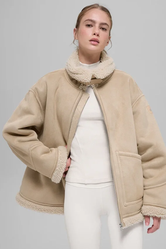 Grand-jackor i imiterat fårskinn – Woodland Tan