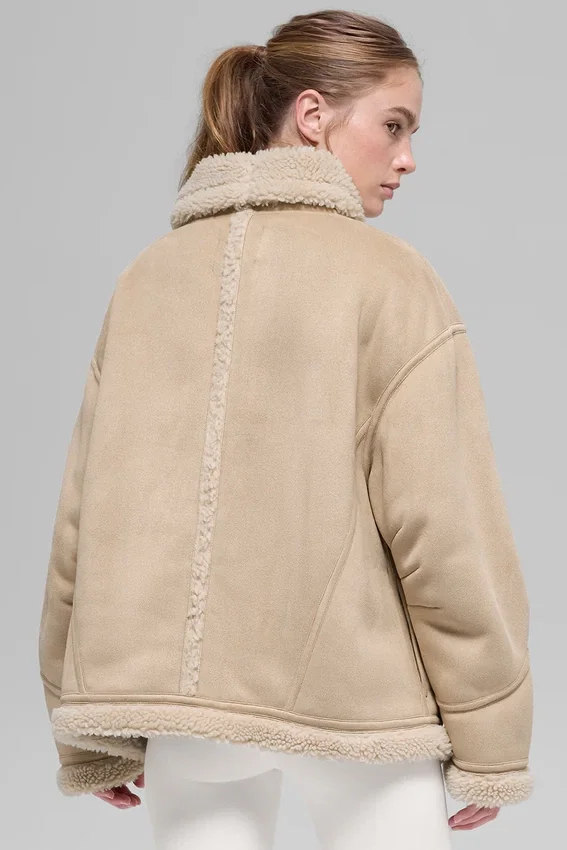 Grand-jackor i imiterat fårskinn – Woodland Tan