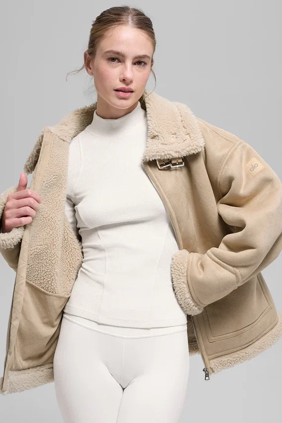 Grand-jackor i imiterat fårskinn – Woodland Tan