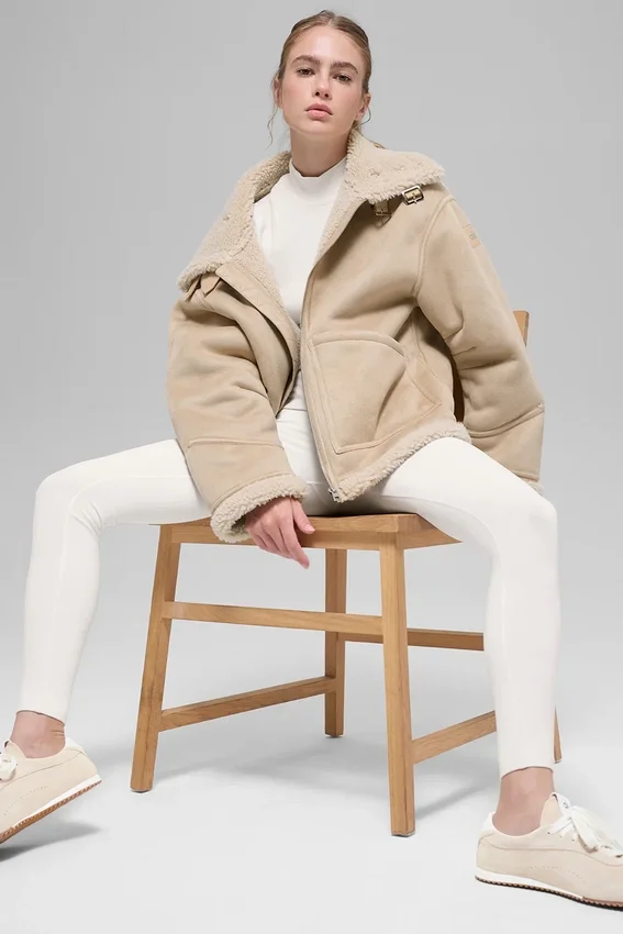 Grand-jackor i imiterat fårskinn – Woodland Tan
