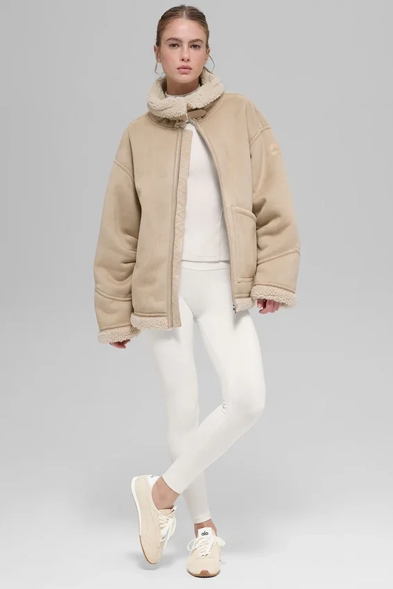 Grand-jackor i imiterat fårskinn – Woodland Tan