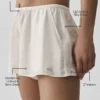 Halvgenomskinliga Golden Hour-shorts med medelhög midja – elfenben