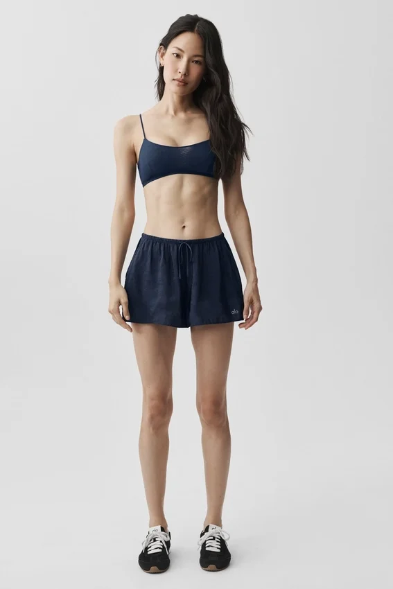 Halvgenomskinliga Golden Hour-shorts med medelhög midja – marinblå