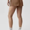 Halvgenomskinliga Golden Hour-shorts med medelhög midja – solkysst brunt