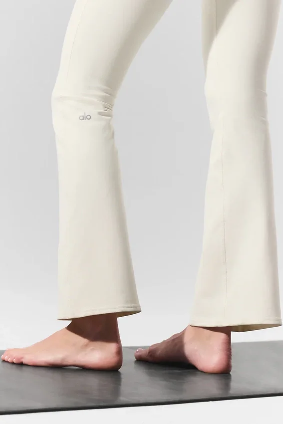 High-Waist Airbrush 7/8-bootcut-leggings – Ivory