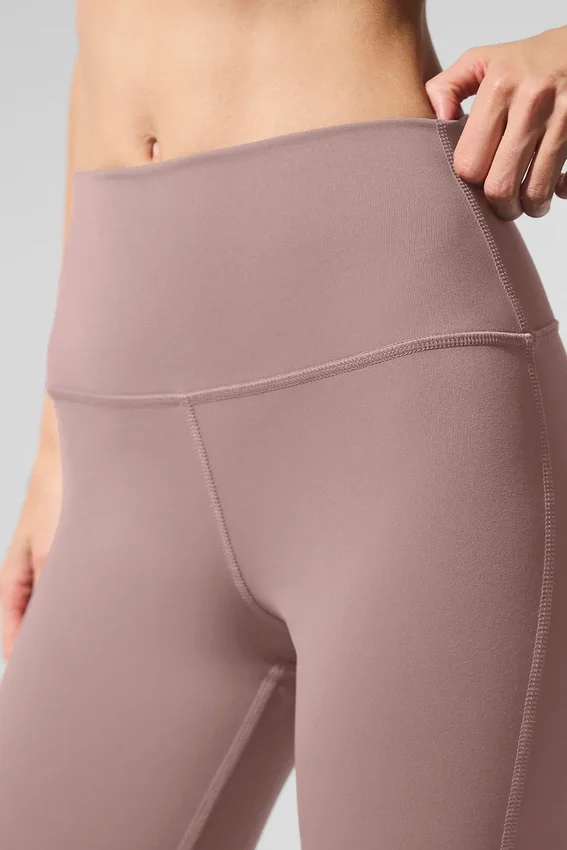 High-Waist Airbrush Legging med 7/8-längd och bootcut-passform – taupe