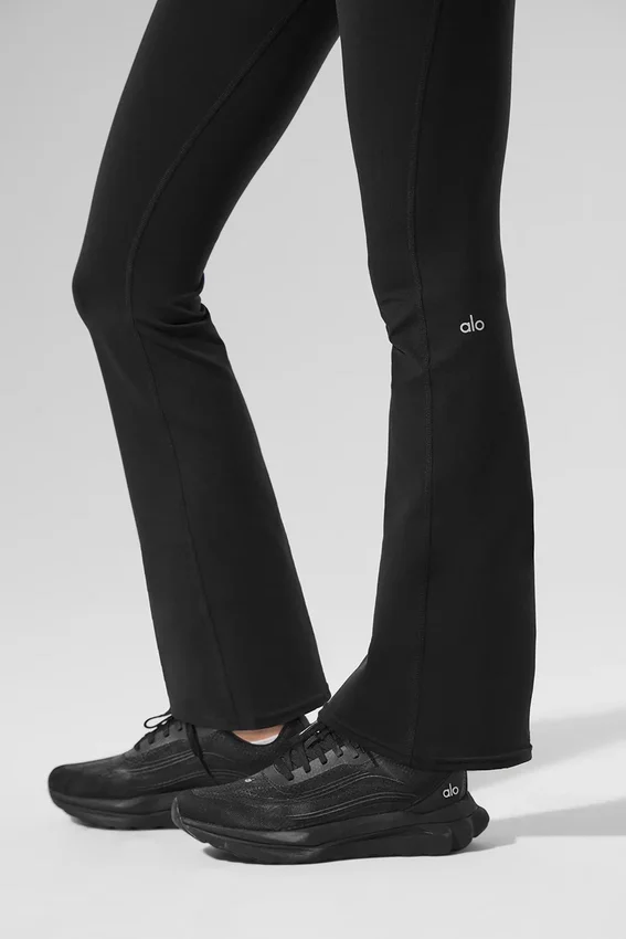 High-Waist Airbrush Leggings med 7/8-längd i bootcut-modell – svart