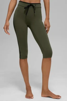 High-Waist Airbrush Race Pace Capri – Green Olive/Black