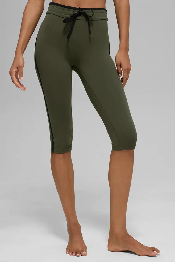 High-Waist Airbrush Race Pace Capri – Green Olive/Black