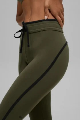 High-Waist Airbrush Race Pace Capri – Green Olive/Black