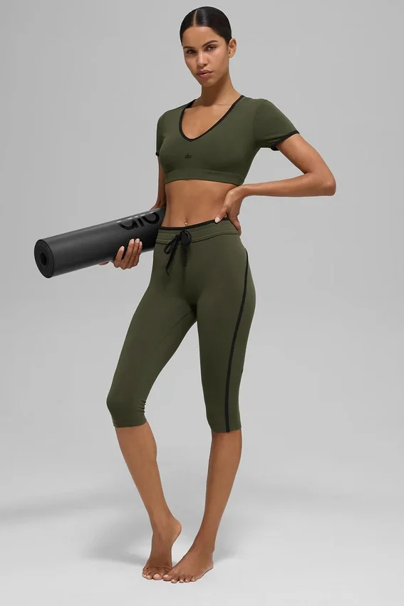 High-Waist Airbrush Race Pace Capri – Green Olive/Black