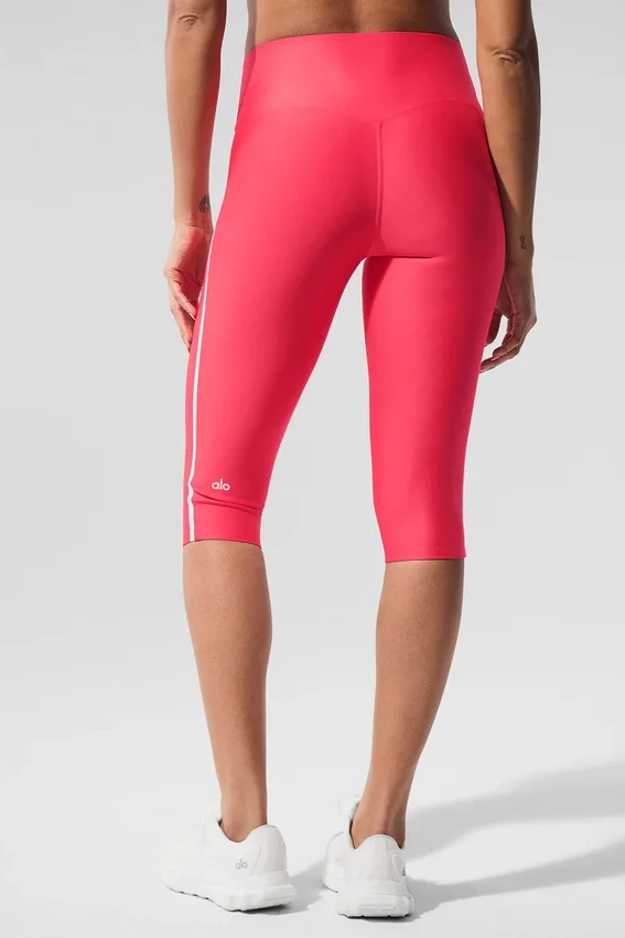 High-Waist Airlift Capri-byxor med kontrastfärg – Candy Red/White