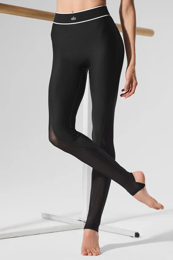 High-Waist Airlift Darling Stirrup Leggings – svart