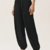 High-Waist-byxor i silkesblandning – svarta