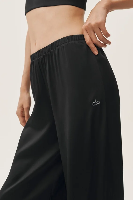 High-Waist-byxor i silkesblandning – svarta