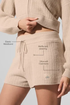 High-Waist Kashmirshorts i fluffig våffelstruktur – Macadamia Blush