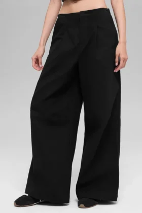 High-Waist Main Character Wide Leg Trouser – Svart