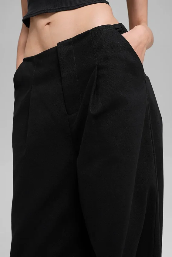 High-Waist Main Character Wide Leg Trouser – Svart