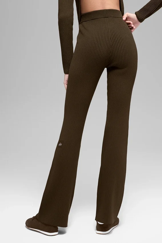 High-Waist, utsvängda byxor i denimstickat – Espresso/svart
