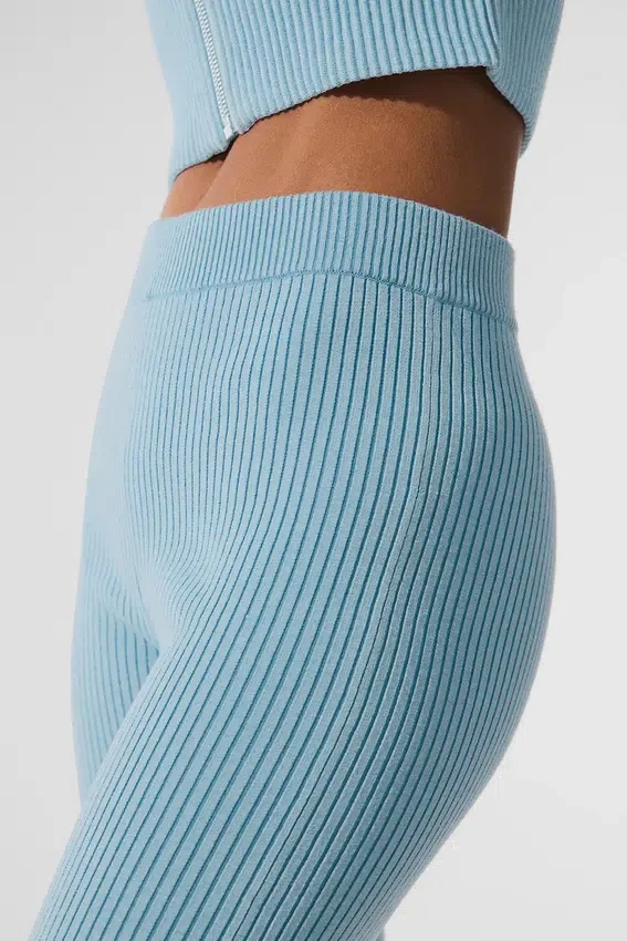High-Waist, utsvängda byxor i denimstickat – himmelsblå/mörk himmelsblå