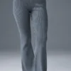 High-Waist, utsvängda byxor i denimstickat – stålgrå/antracit