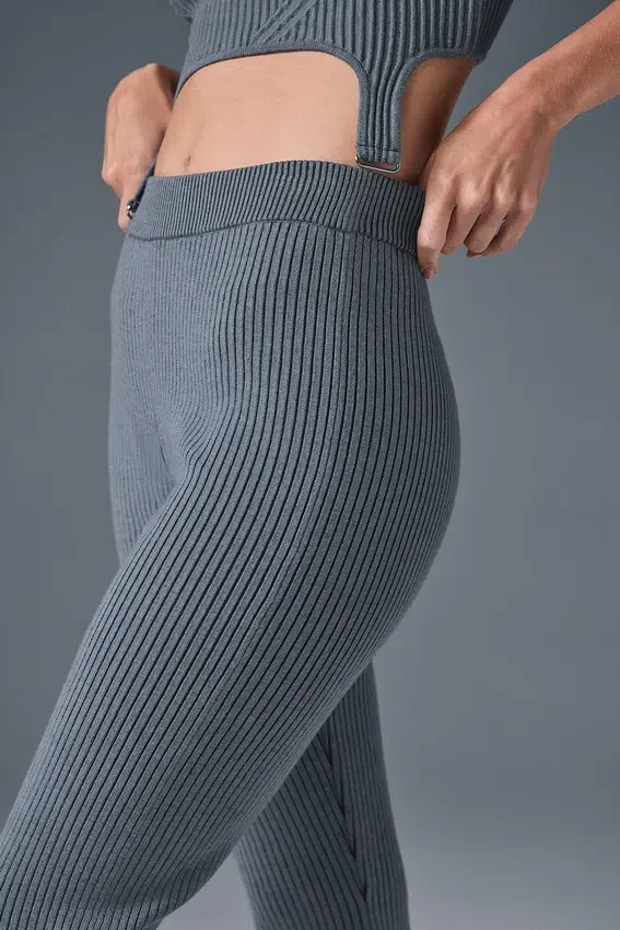High-Waist, utsvängda byxor i denimstickat – stålgrå/antracit