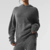 Huvtröja i ull och kashmir från New Class – Platinum Grey