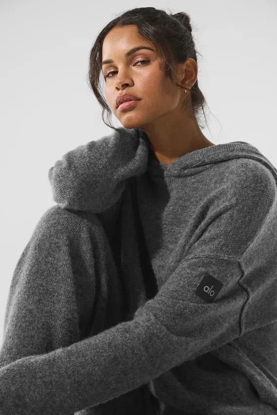 Huvtröja i ull och kashmir från New Class – Platinum Grey