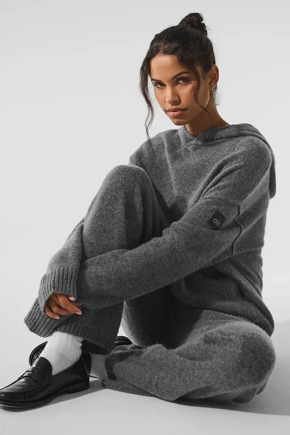 Huvtröja i ull och kashmir från New Class – Platinum Grey