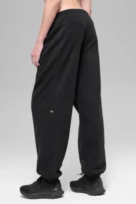 Joggingbyxor i polarfleece med High-Waist-design – svart