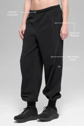 Joggingbyxor i polarfleece med High-Waist-design – svart