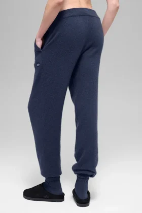 Joggingbyxor i ull och kashmir med High-Waist – New Class – Marinblå